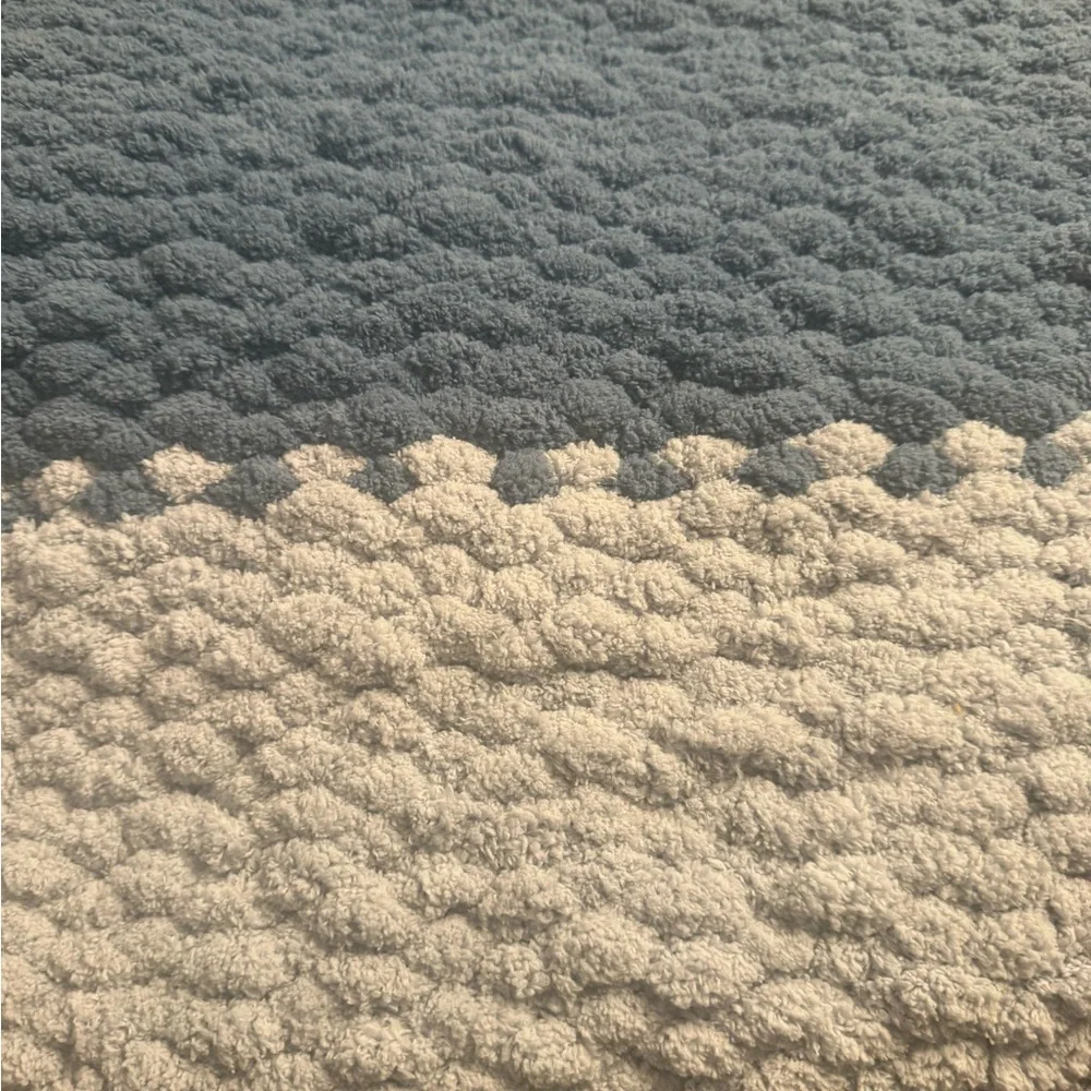 Hand knitting blankets , baby blanket’s dog beds , Cat beds and more